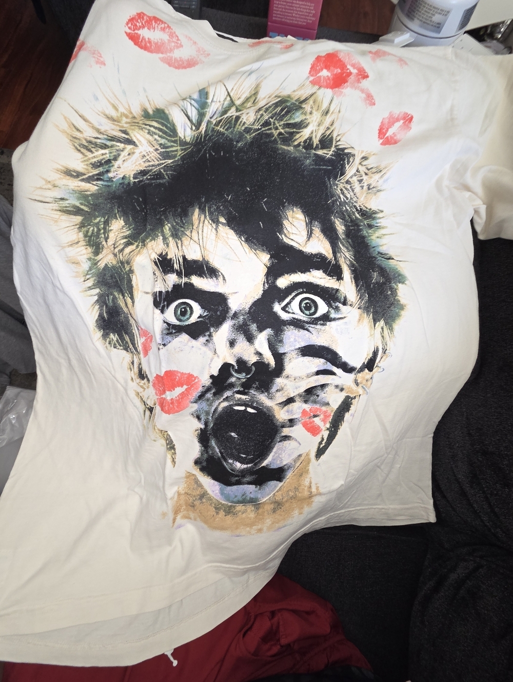 Hellstar "KISSES" PARIS DROP SZ XL. NEW